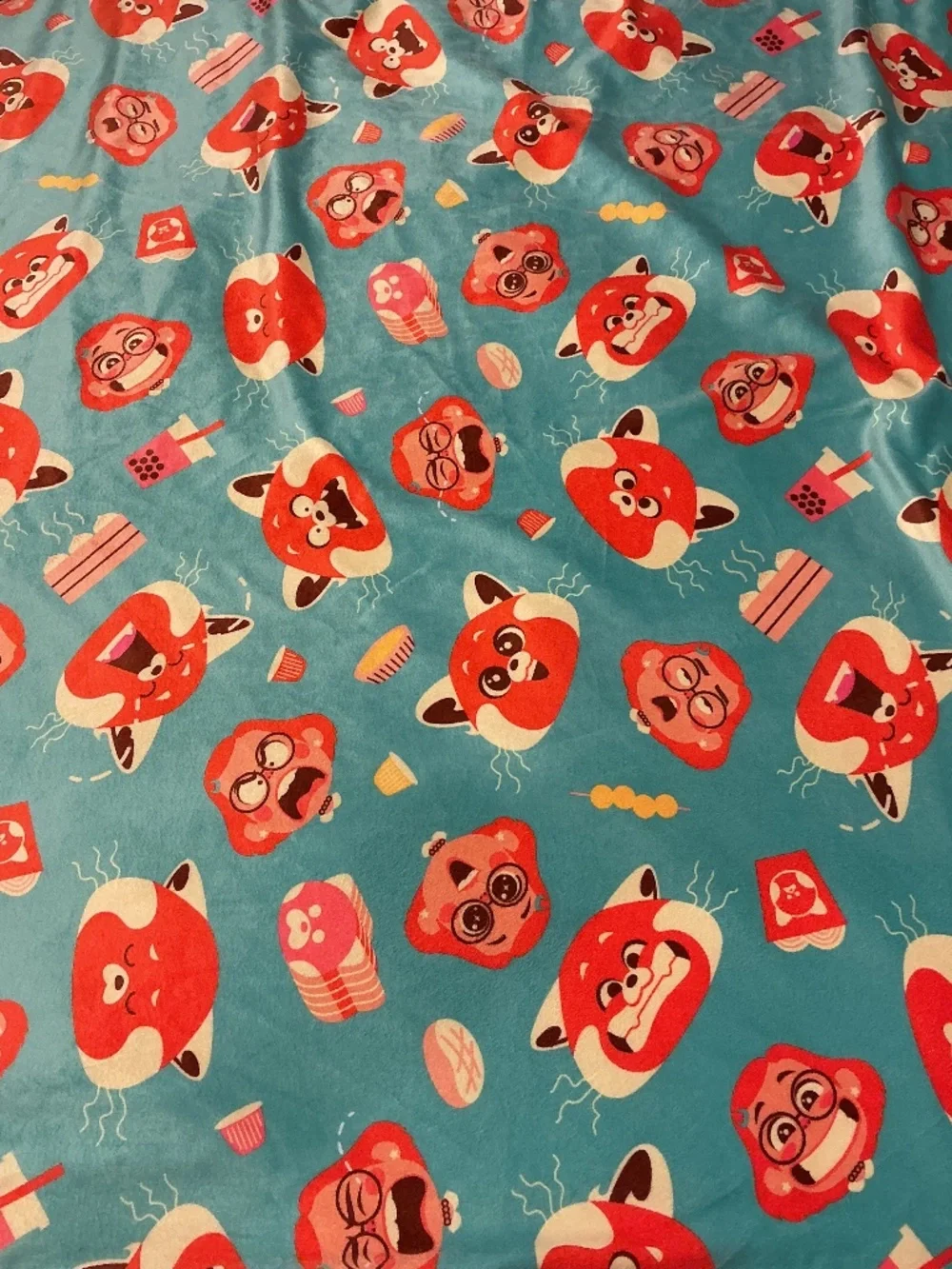 DISNEY PIXAR “Turning Red” Panda Mei Throw Blanket